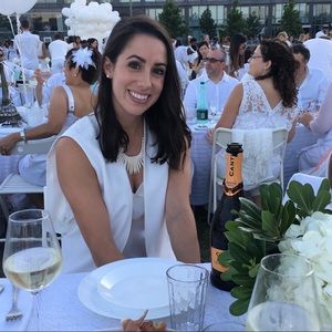 Meet your Posher, Hilary